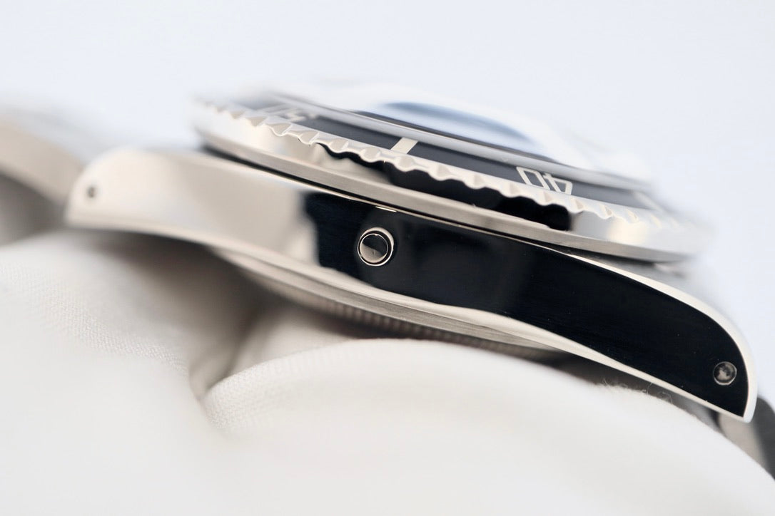 Rolex Sea Dweller 1665 "Great White" (1979)