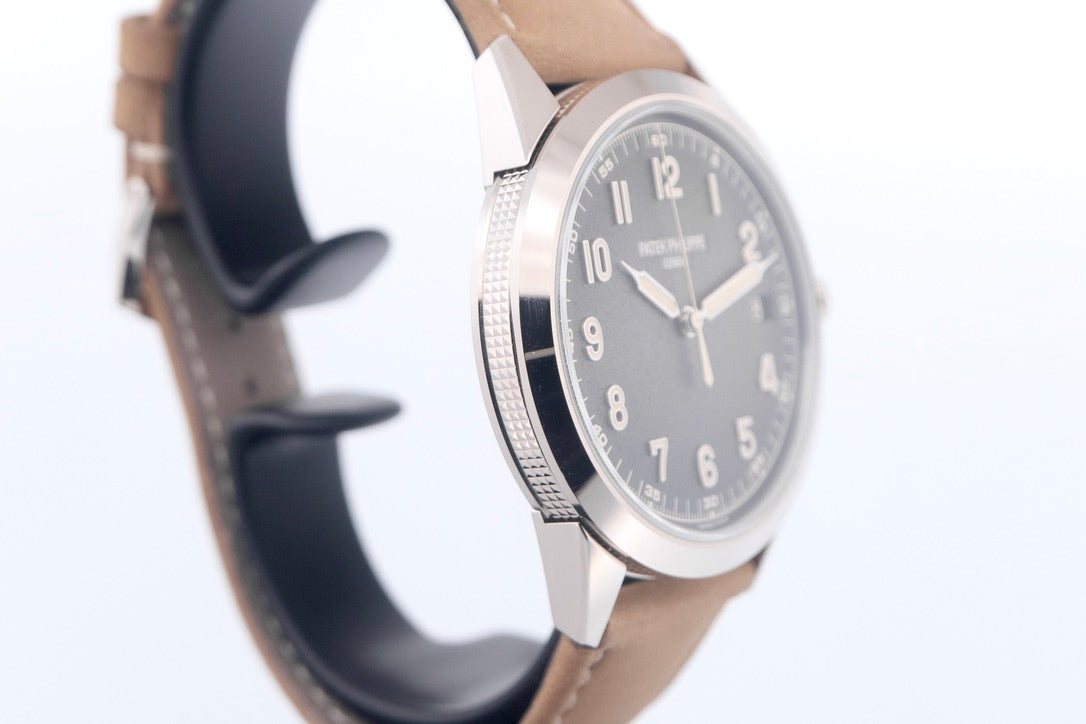 Patek Philippe Calatrava 5226G-001