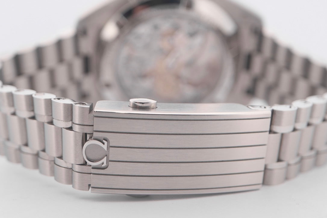 Omega Speedmaster Moonwatch